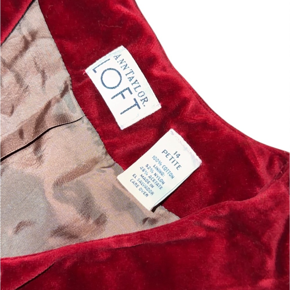 LOFT Ann Taylor Rich Burgundy Velvet vintage Vest Size 14P - Picture 3 of 3